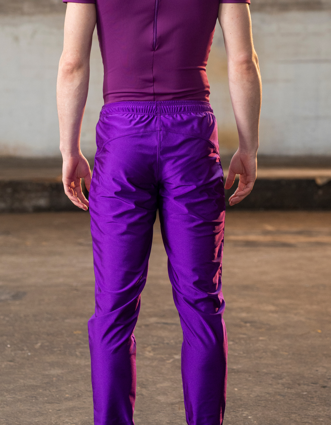 Miesten housut I 300091A100 I Maa jalkojemme alla